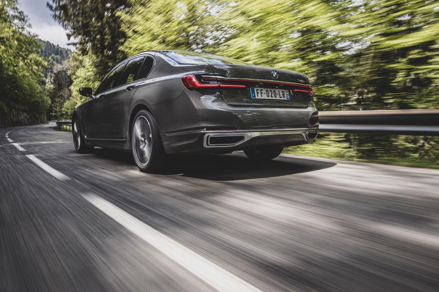  BMW 745e (G11) 2019 года  (WW) (фото 6 из 31)